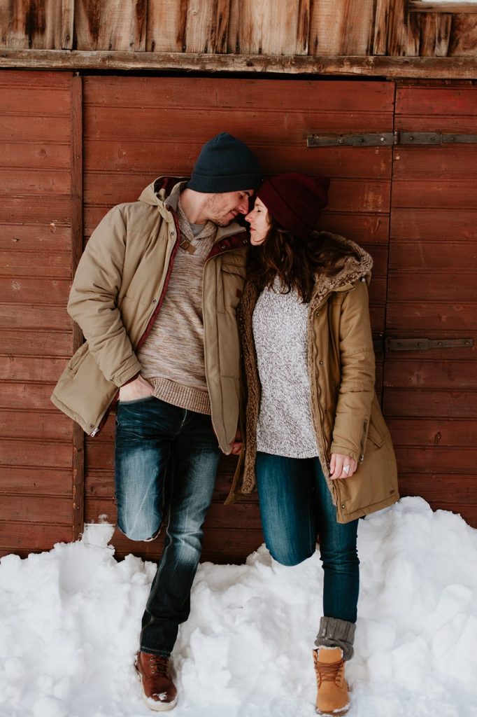 séance couple montagne front contre font 