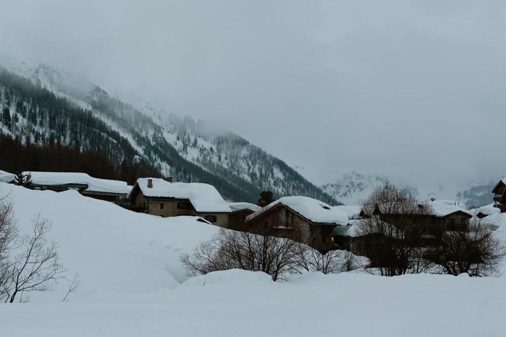 paysage montagne sous la neige