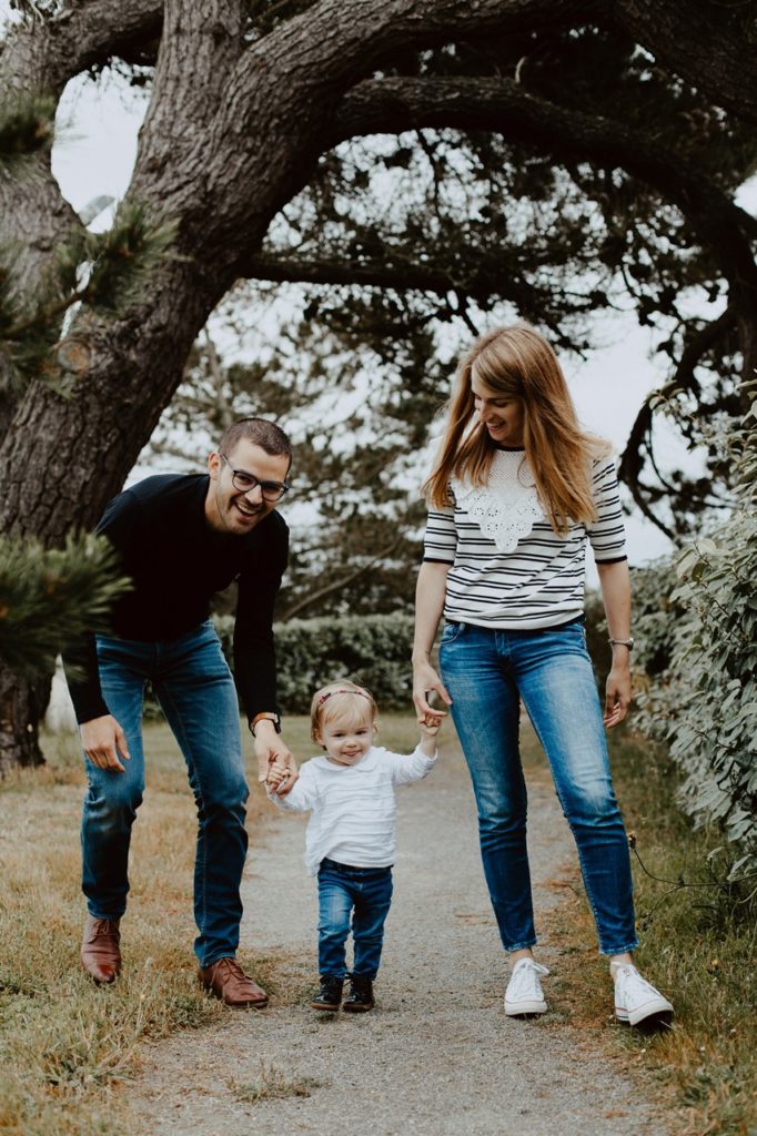 séance famille lifestyle mesquer balade parents enfant