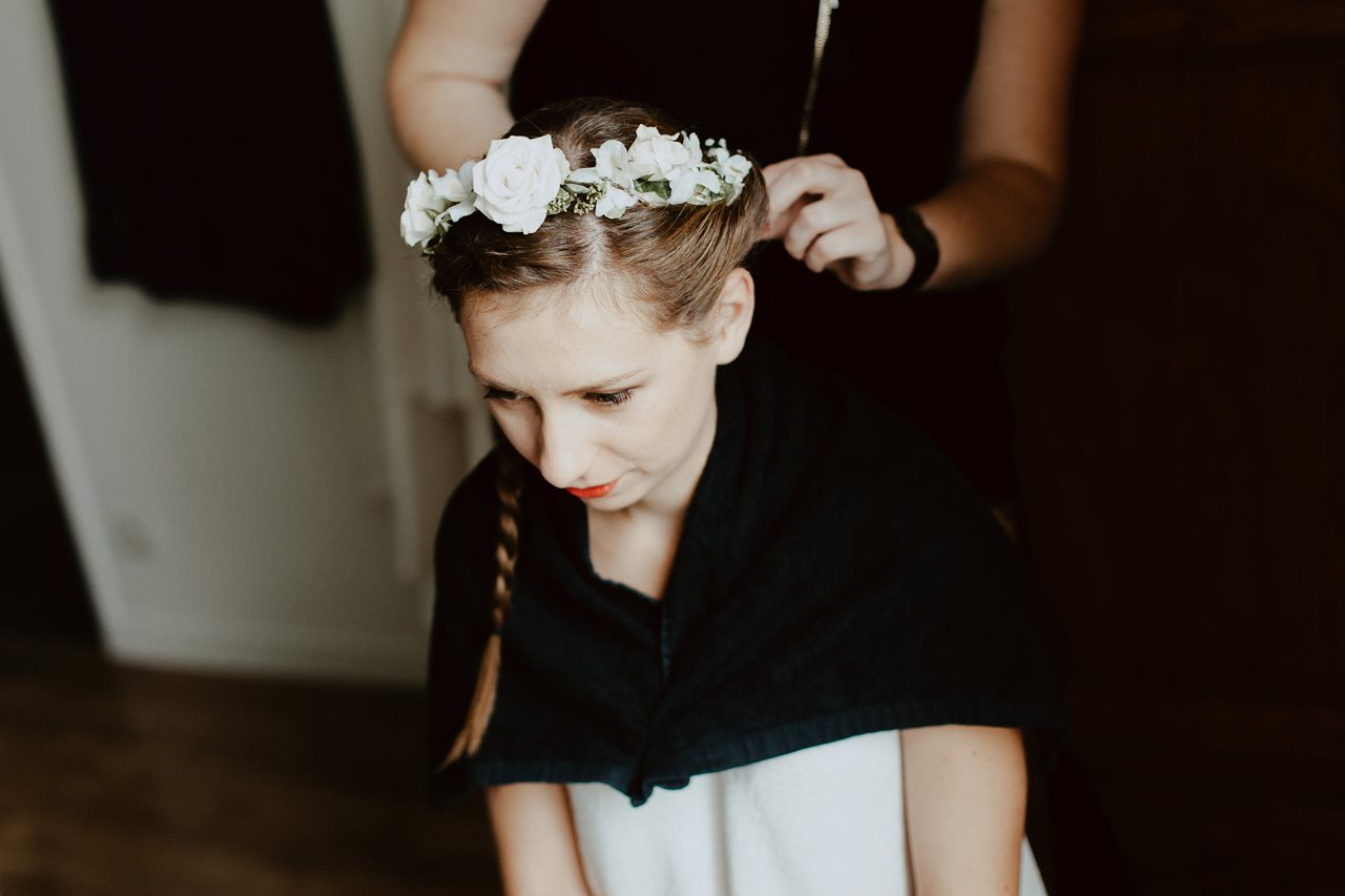 Photographie mariage préparation de la mariée coiffure portrait