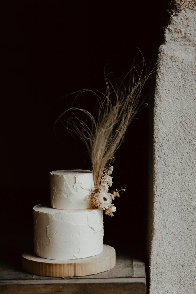 mariage bohème gâteau nude fleuris Petite Douce