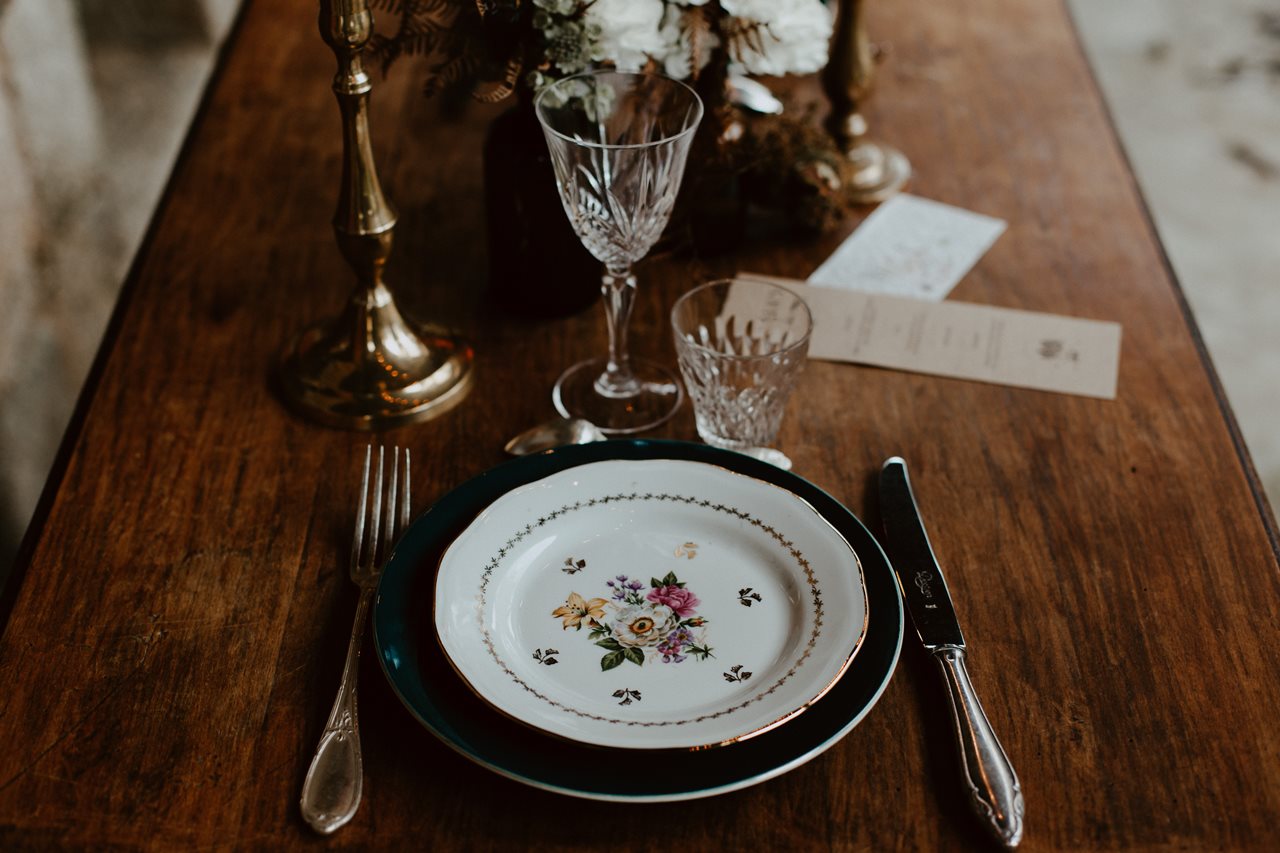 mariage bohème décoration table vaisselle vintage