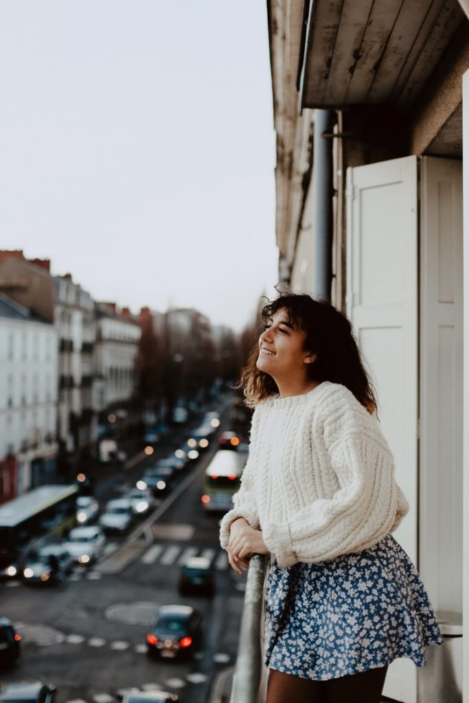 séance portrait femme urbain balcon Nantes 