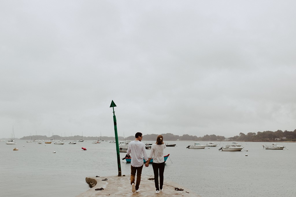 photo couple jetée port breton mer bateaux amoureux